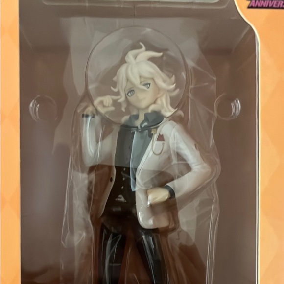 Anime Character Figure in White and Black Outfit - Picture 11 of 13
